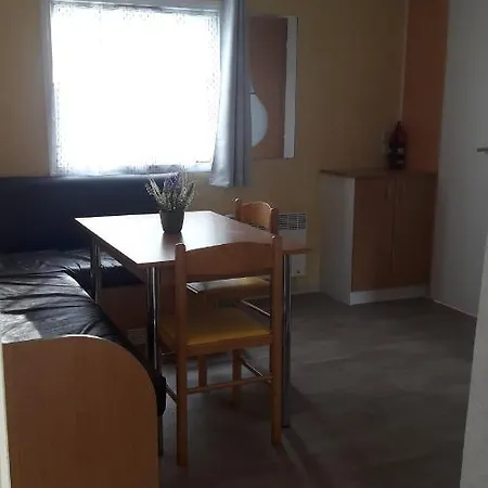 Campingplatz Mobil 3*** Piscine Chauffee