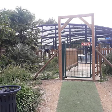 Mobil 3*** Piscine Chauffee La Boissiere-de-Montaigu