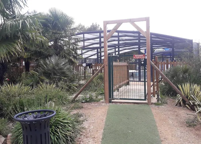 Mobil 3*** Piscine Chauffee La Boissière-de-Montaigu